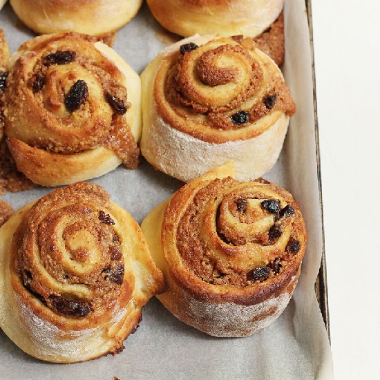 Almond & Fruit Cinnamon Buns