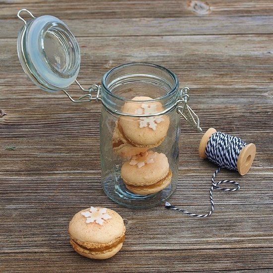 Snowflake Macarons