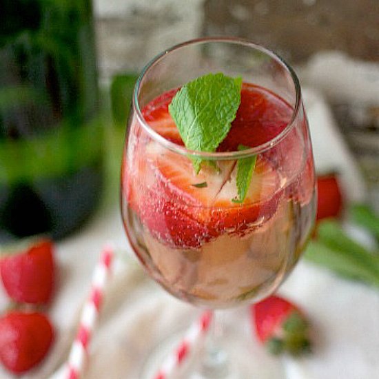 Champagne & Vodka Berry Cocktail