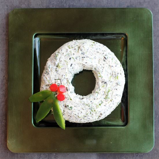 Scallion Olive Dip Cheese Wreath