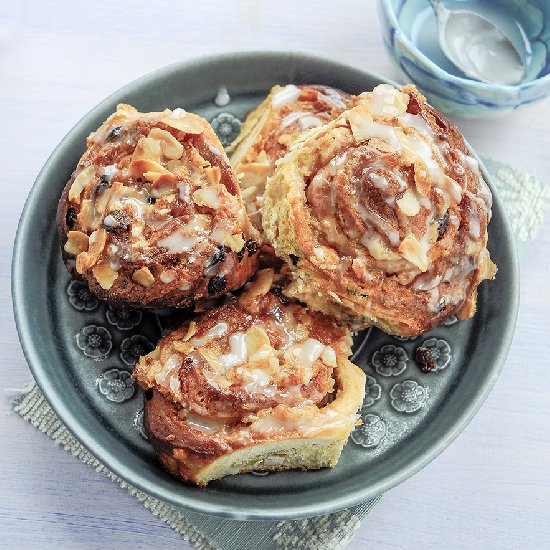 Stollen Breakfast Buns