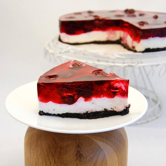 Cold Cheesecake with Cherries