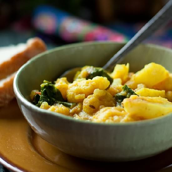 Cauliflower and Potatoes Curry