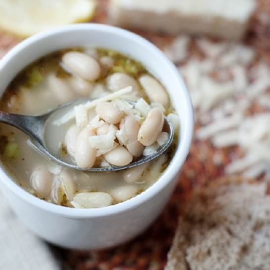 15 Minute White Bean Soup