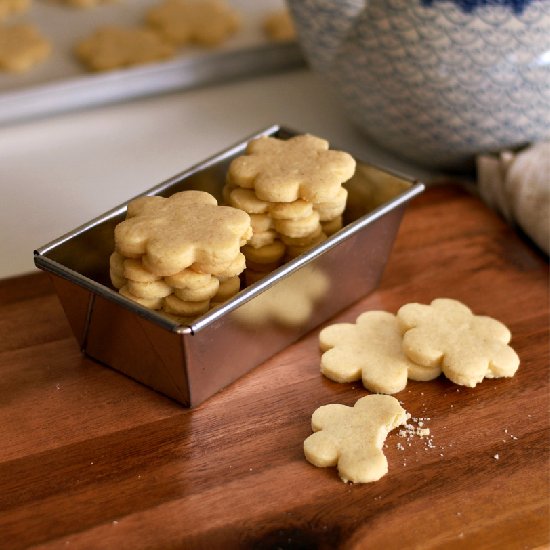 Chewy Almond Cookies