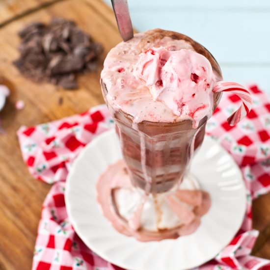 Hot Chocolate Peppermint Floats