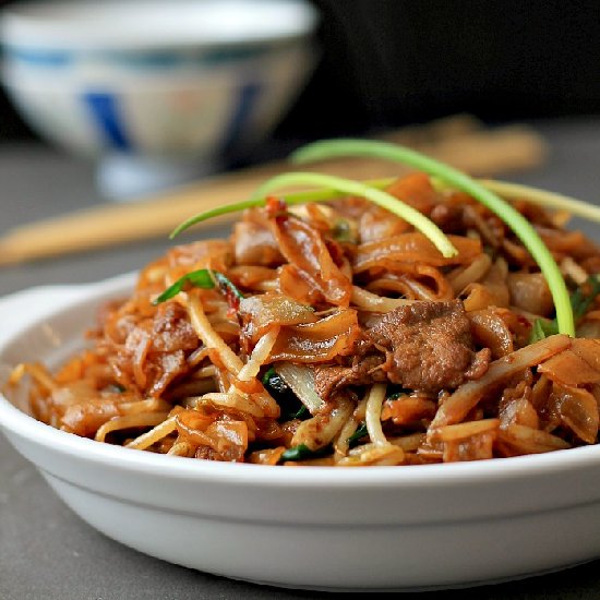 Cantonese-style Fried Noodles