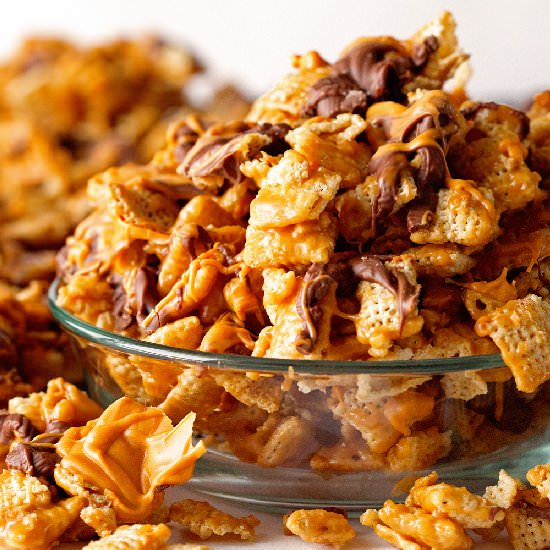 Ooey Gooey Cereal Crunch Mix