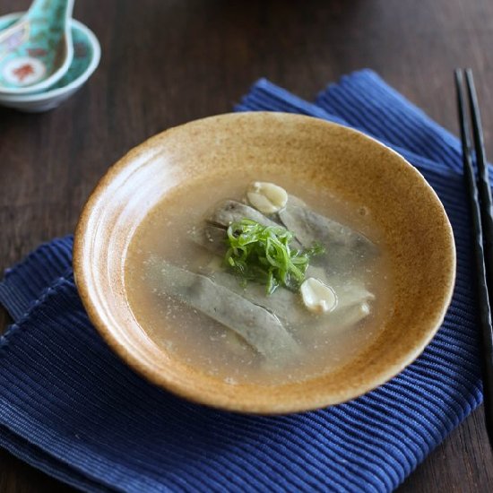 Pig Stomach with White Peppers Soup