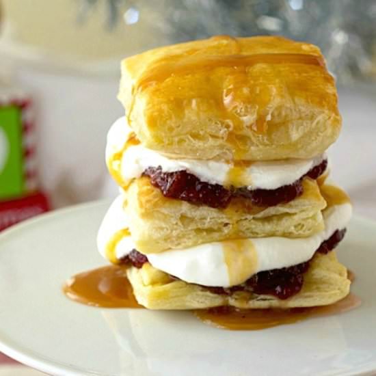 Cranberry Caramel Puff Pastry Bites