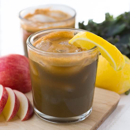 Kale, Carrot, Apple Detox Juice