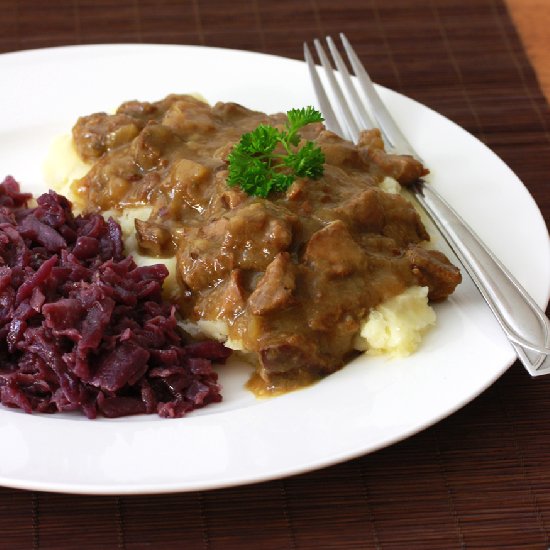 Hachee (Dutch Beef and Onion Stew)