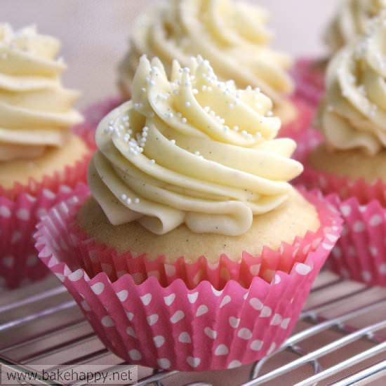 Super Moist Vanilla Cupcakes