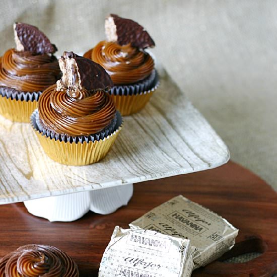 Chocolate Alfajor Cupcakes