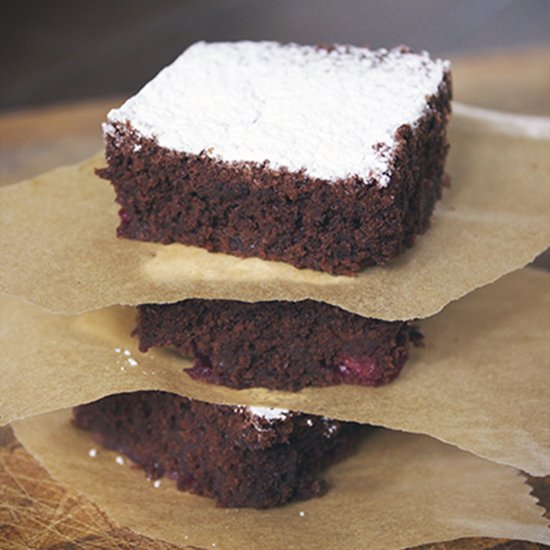 Chocolate cake with cherries