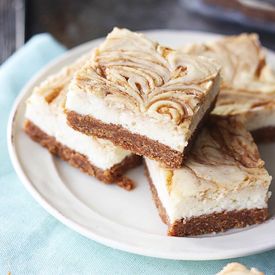 Cinnamon Roll Cheesecake Bars