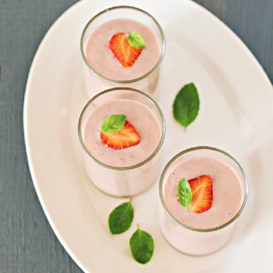 Custard Apple & Strawberry Smoothie