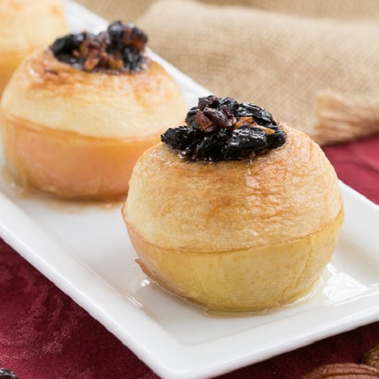 Baked Apples with Fruits and Nuts