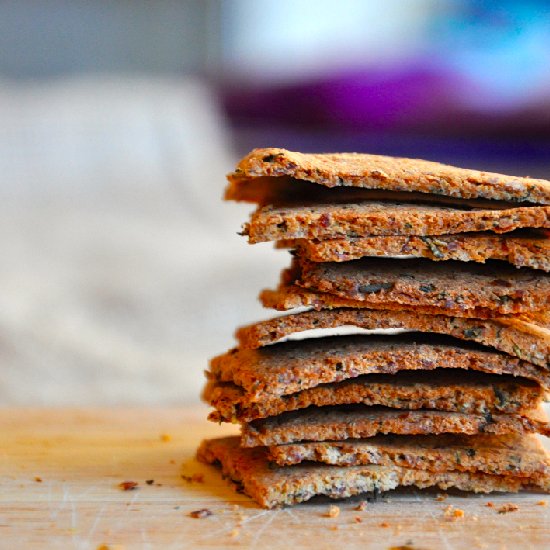 Nut Pulp Herb Crackers