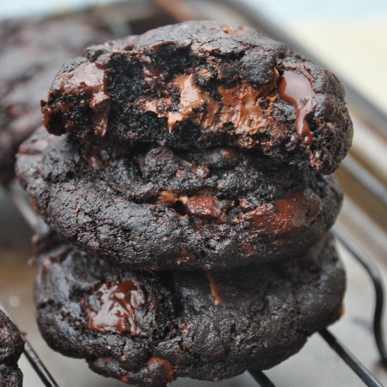 Nutella Stuffed Chocolate Cookies