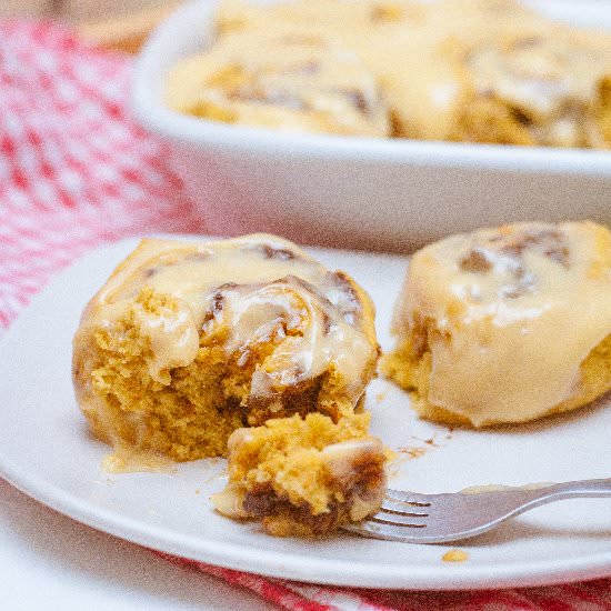 Quick Pumpkin Cinnamon Rolls