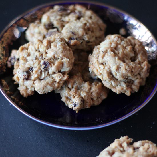 Oatmeal Cookies | Raisins | Walnuts