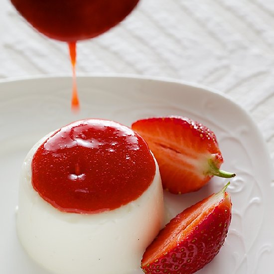 Panna Cotta With Strawberry Coulis