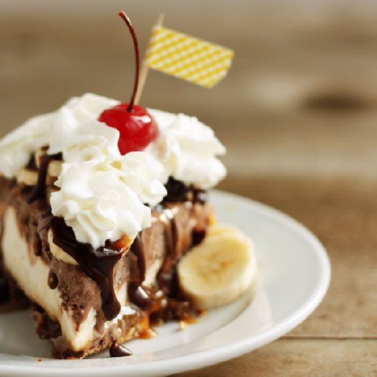 Pretzel-Crusted Banana Split Pie