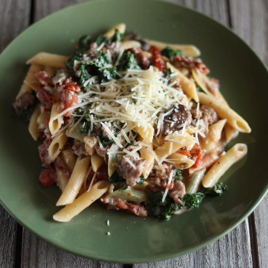 Garlic Tomato Cream Pasta