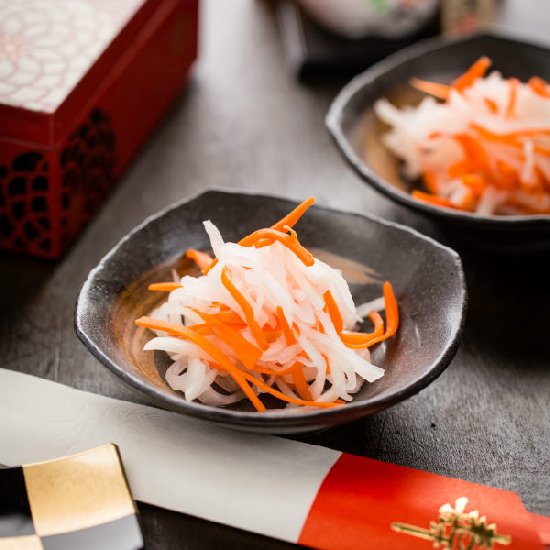 Namasu (Daikon and Carrot Salad)