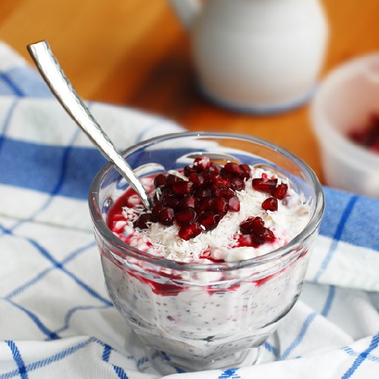 Coconut Pomegranate Overnight Oats