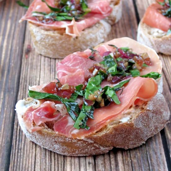 Goat Cheese And Prosciutto Crostini