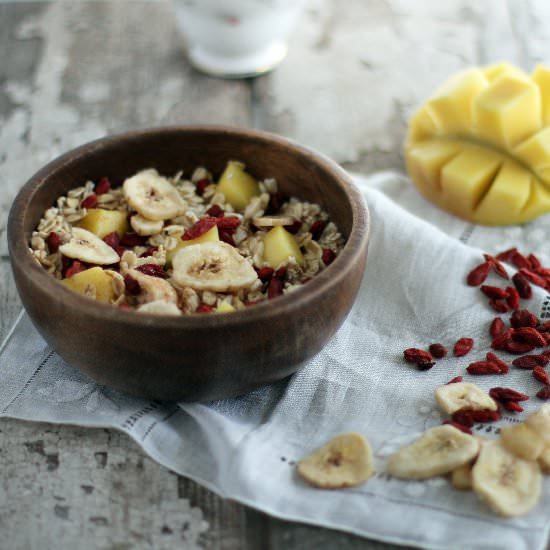 Goji Banana Mango Oats