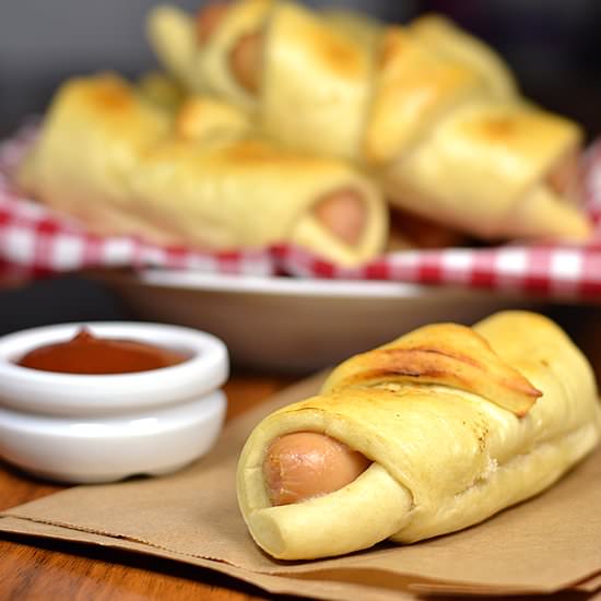 Easy sausage rolls