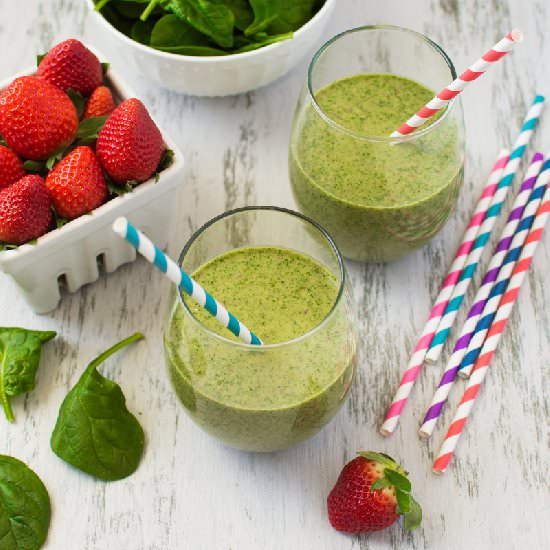 Strawberry Kale Detox Smoothie