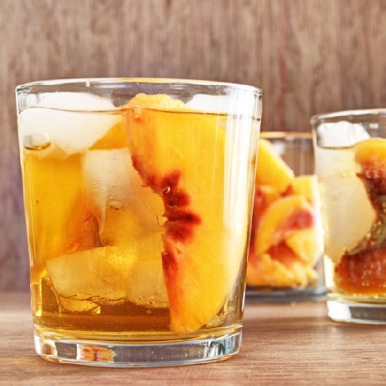 Peach Ginger Crisp Cocktail