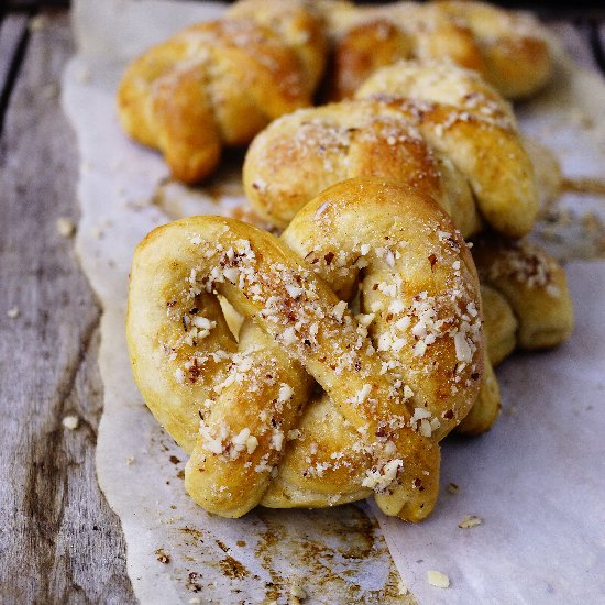 EASIEST TO MAKE SOFT PRETZELS