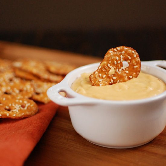 Garlic and Sriracha Cheese Dip