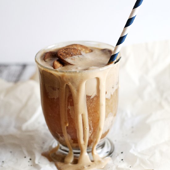 Caramel apple pie floats