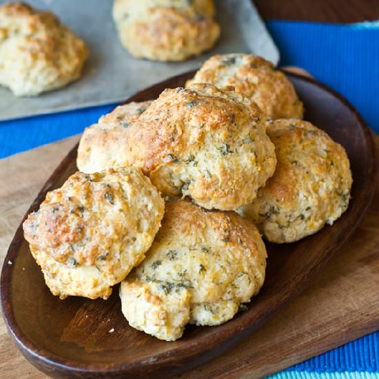 Garlic Lover’s Cheesy Biscuits