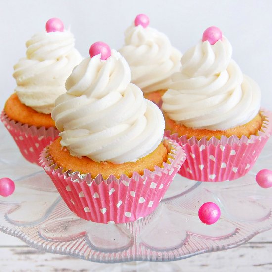 Strawberry and Cream Cupcakes