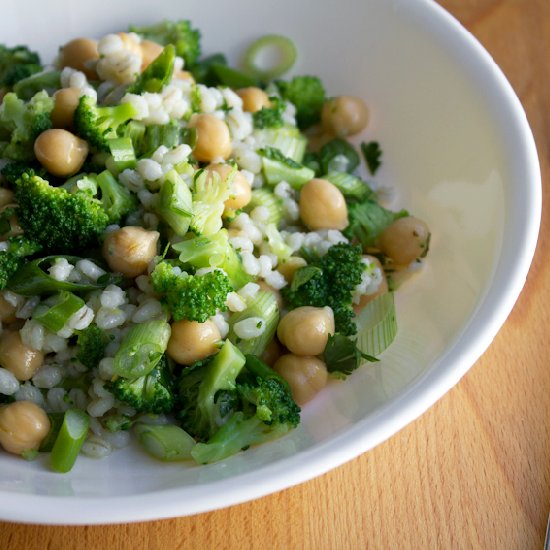 Broccoli-chickpea salad with barley