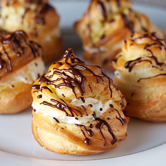 Cream Puffs with Chocolate Sauce