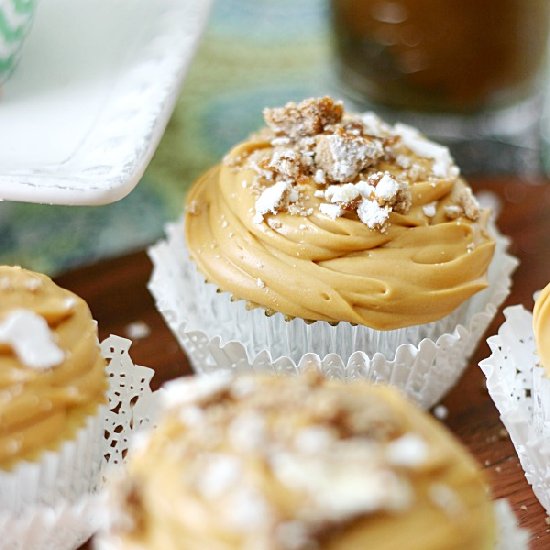 White Chocolate Alfajor Cupcakes