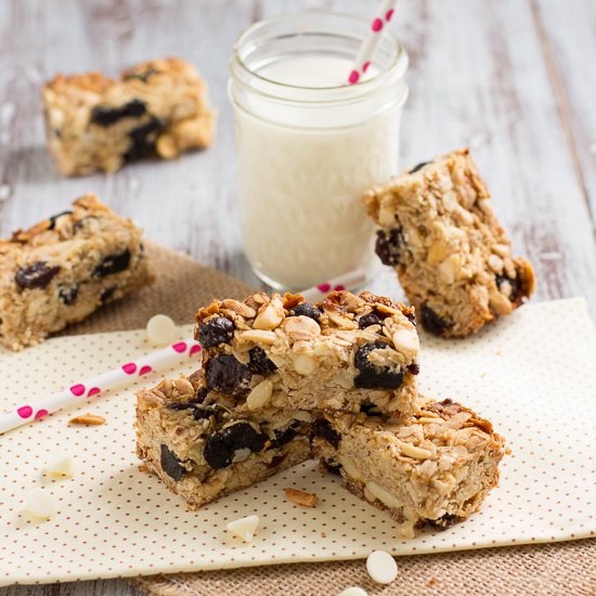 Cherry Almond Granola Bars