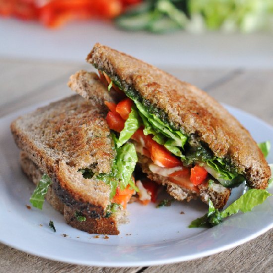 Hummus & Pesto Sandwich