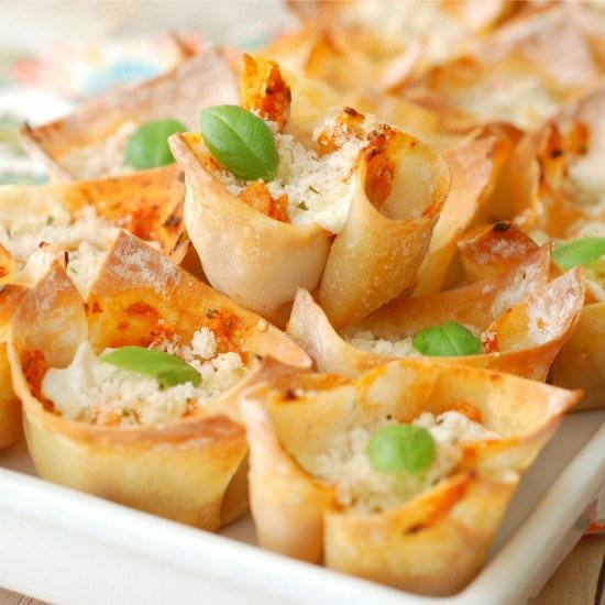 Chicken Parmesan Wonton Cups