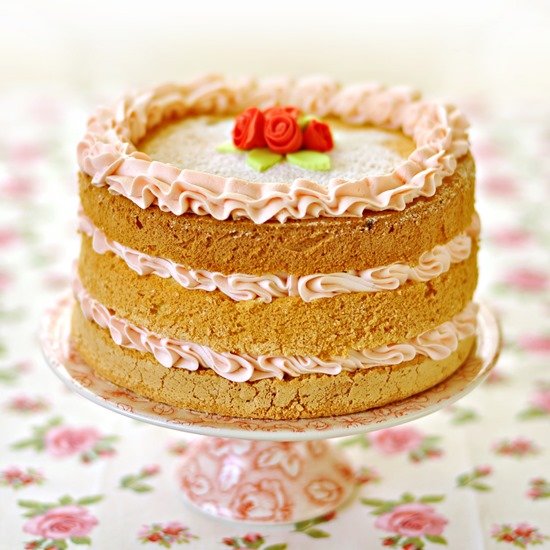 Rose Cake with Rose Cream