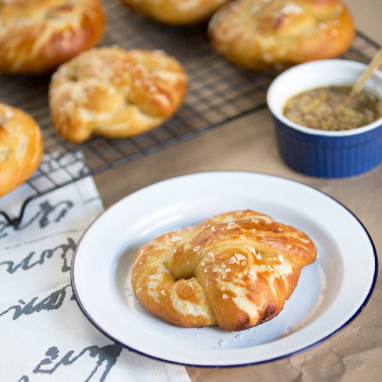 The Best Homemade Soft Pretzels