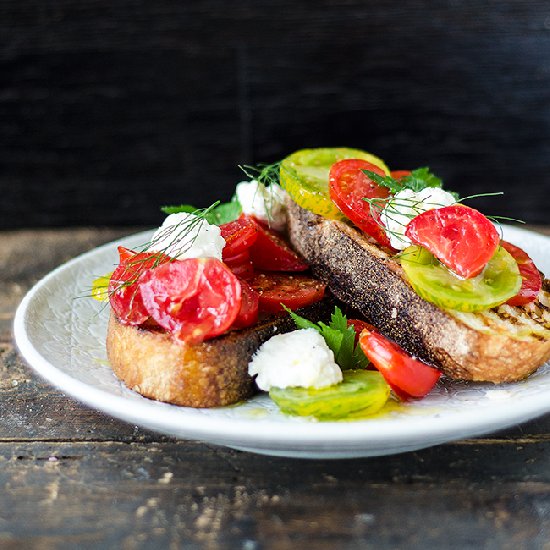 Red and Green Tomato Bruschetta